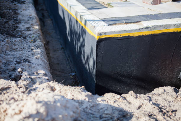 Professional Vapor Barrier Installation technician working in Thurston, OH